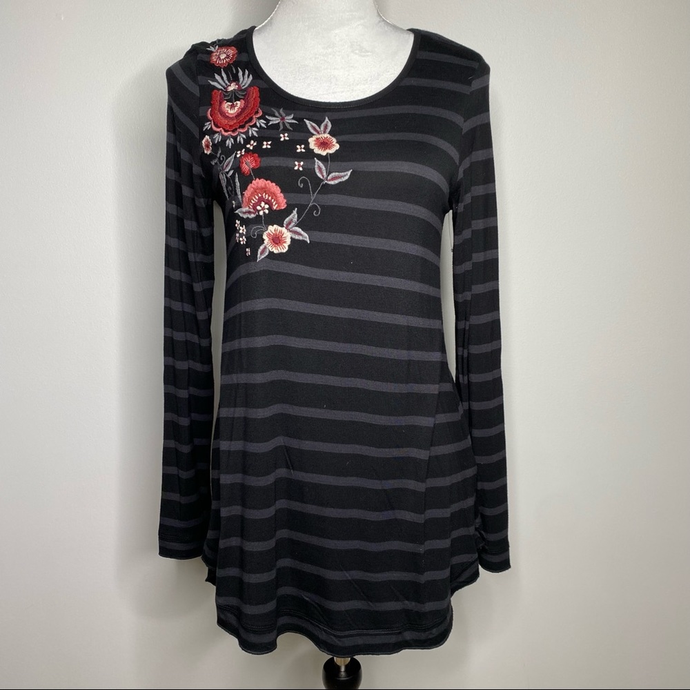 Soft Surroundings asymmetrical striped embroidered top size x small